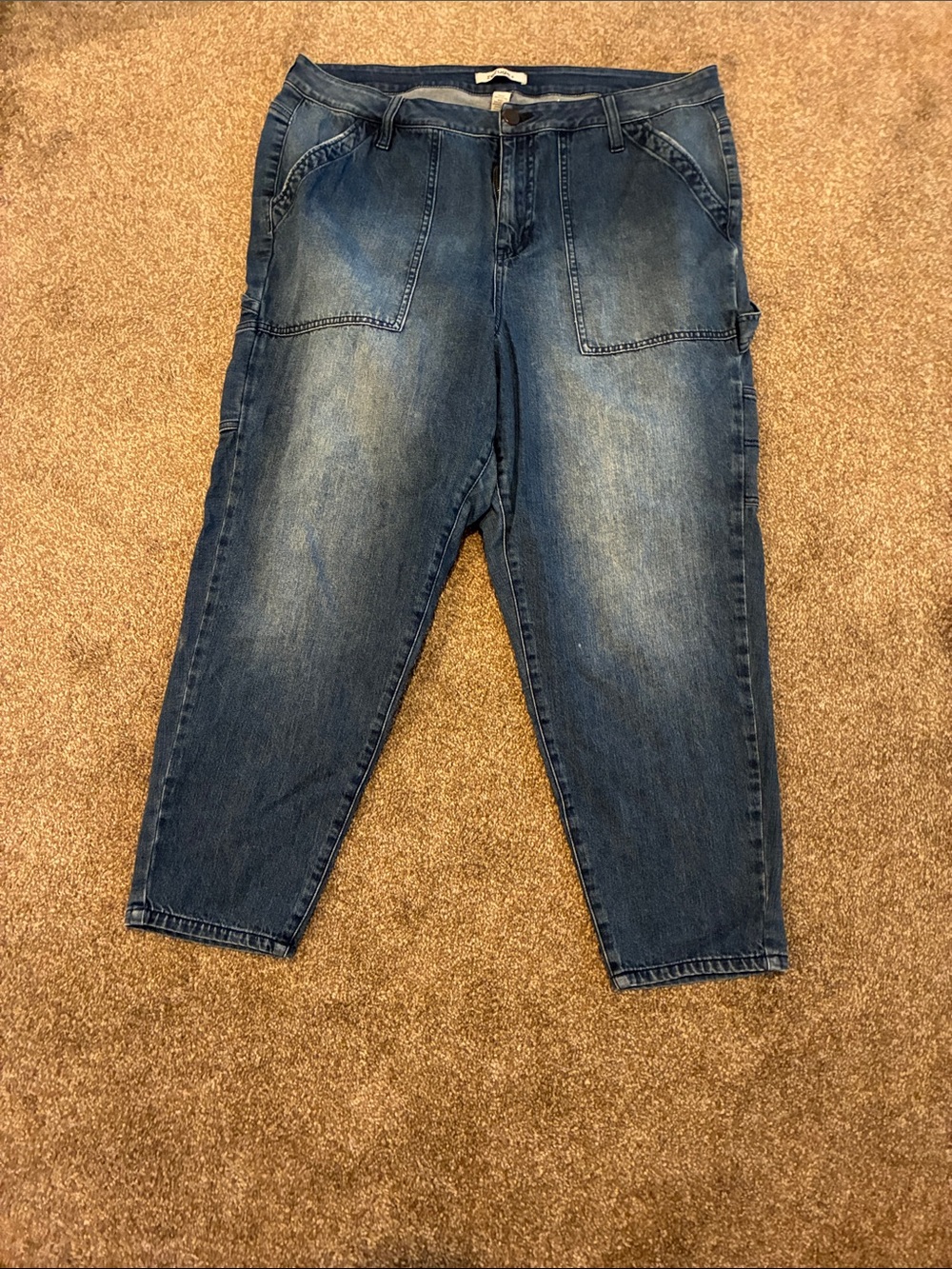 refuge Slim Straight women’s Jeans in Blue Wash
